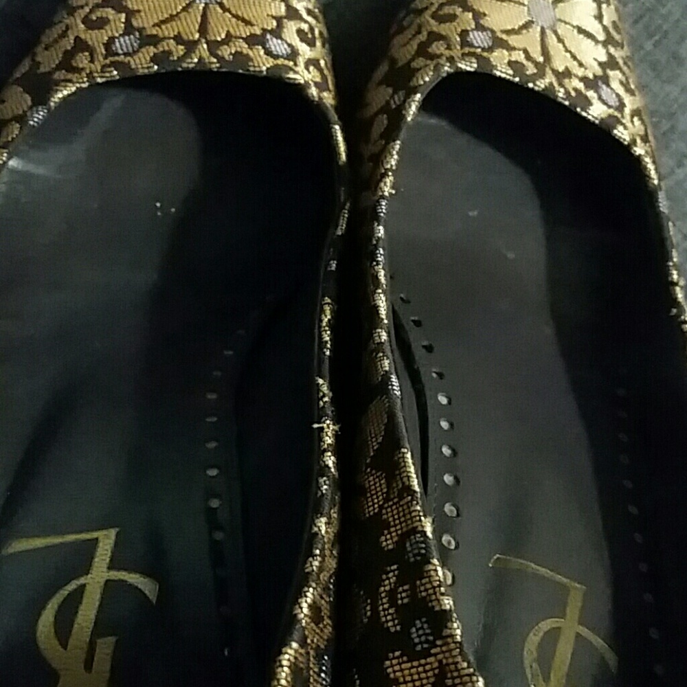 Yves Saint Laurent Gold and Navy Brocade Pumps - Picture 9 of 9